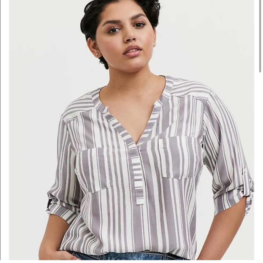 White & Slate Grey Stripe Harper Pullover Sz 2X